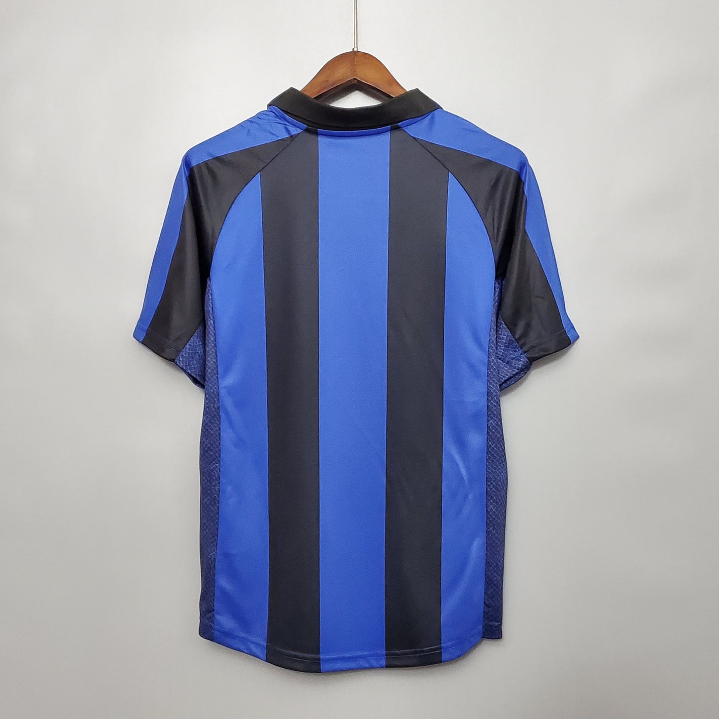 Retro Inter Milan 01/02 Home Kit