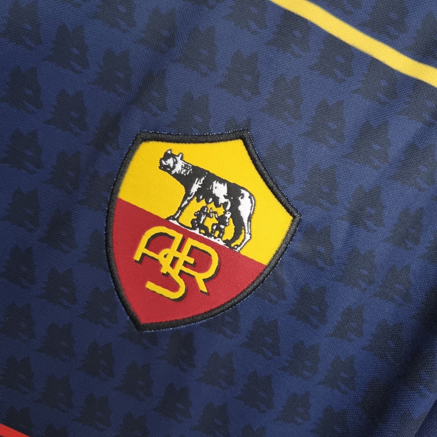 Retro Roma 21/22 Fourth Kit