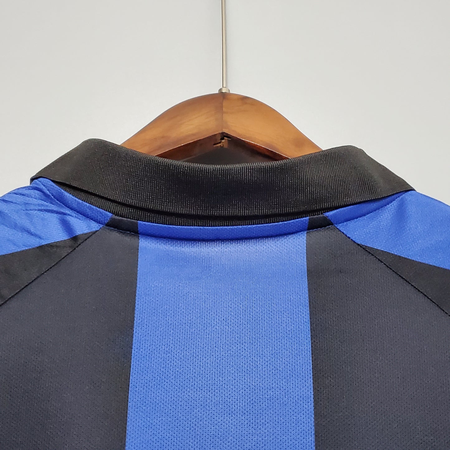 Retro Inter Milan 01/02 Home Kit