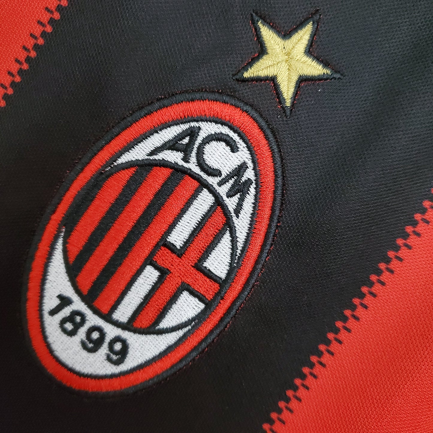 Retro AC Milan 2010-11 Home Kit