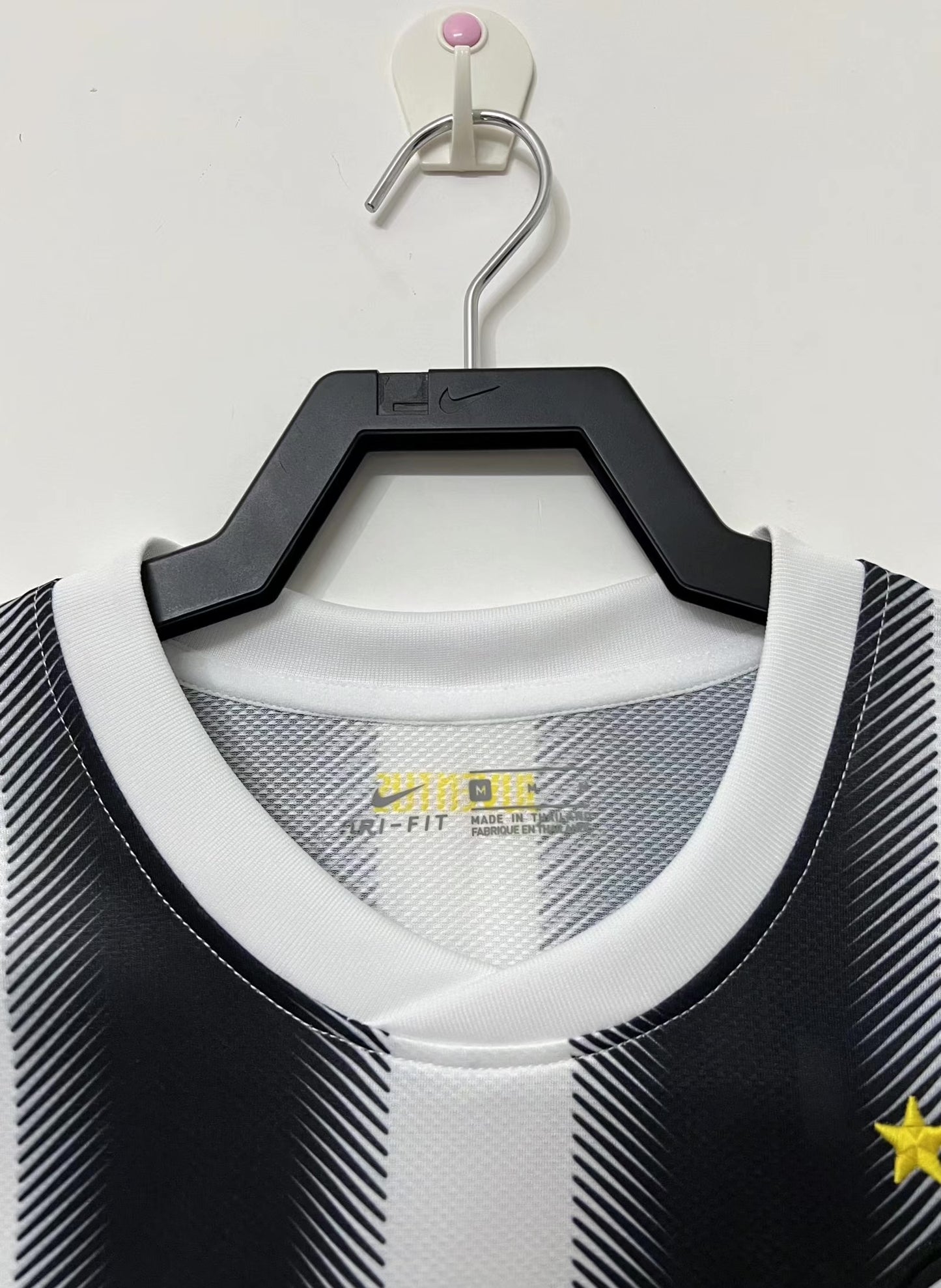 Retro Juventus 11/12 Home Kit