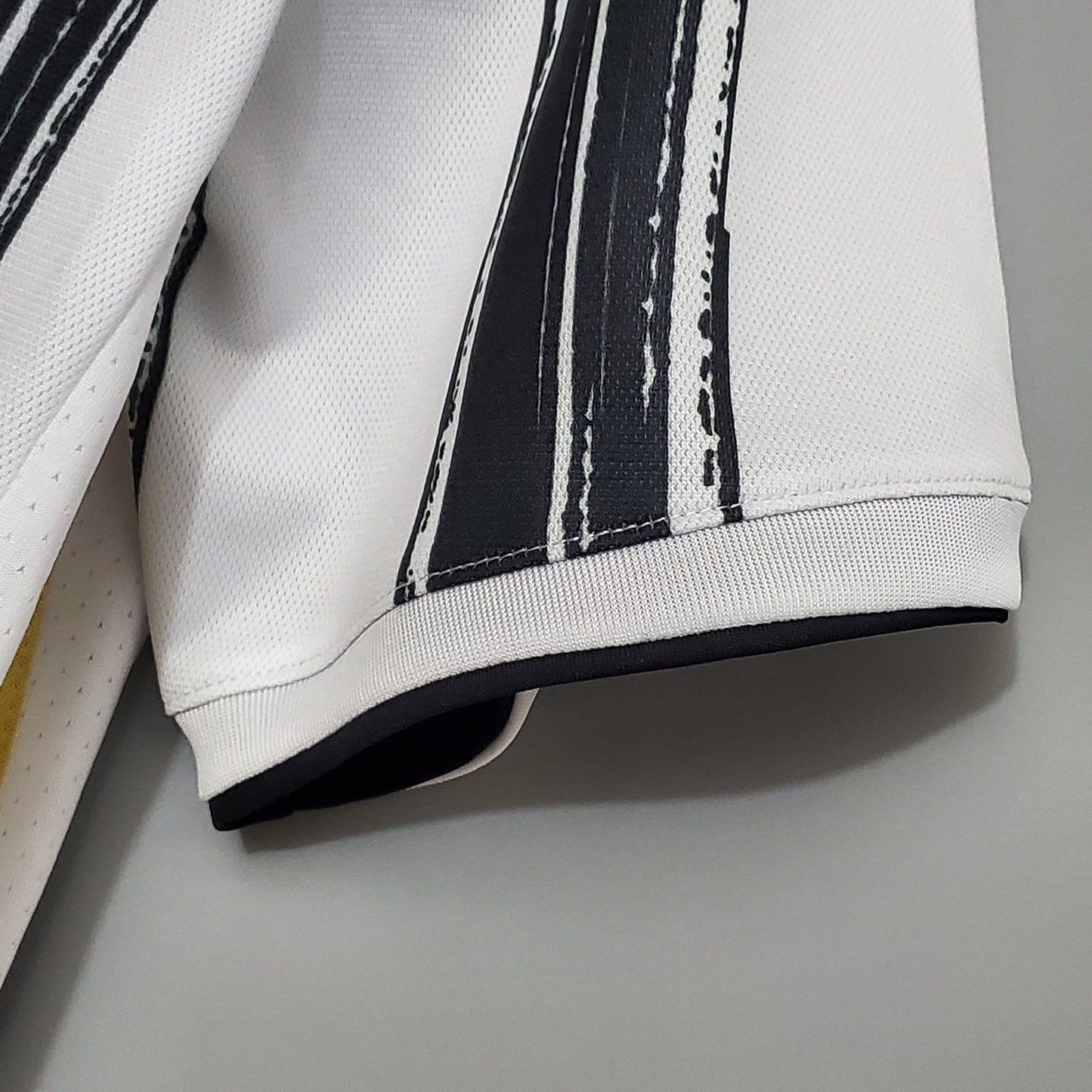 Retro Juventus 20/21 Home Kit