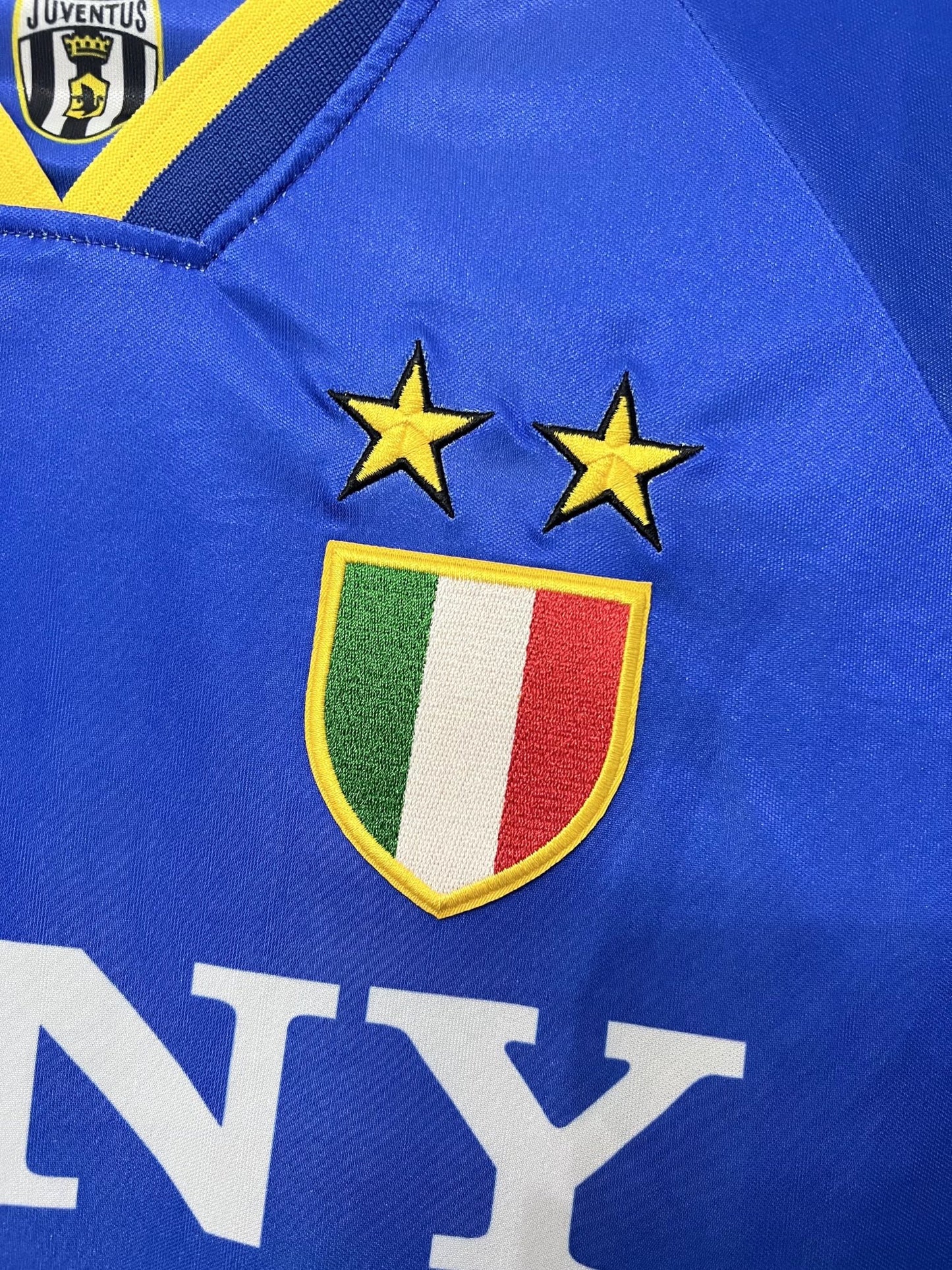 Retro Juventus 95/96 Away Kit