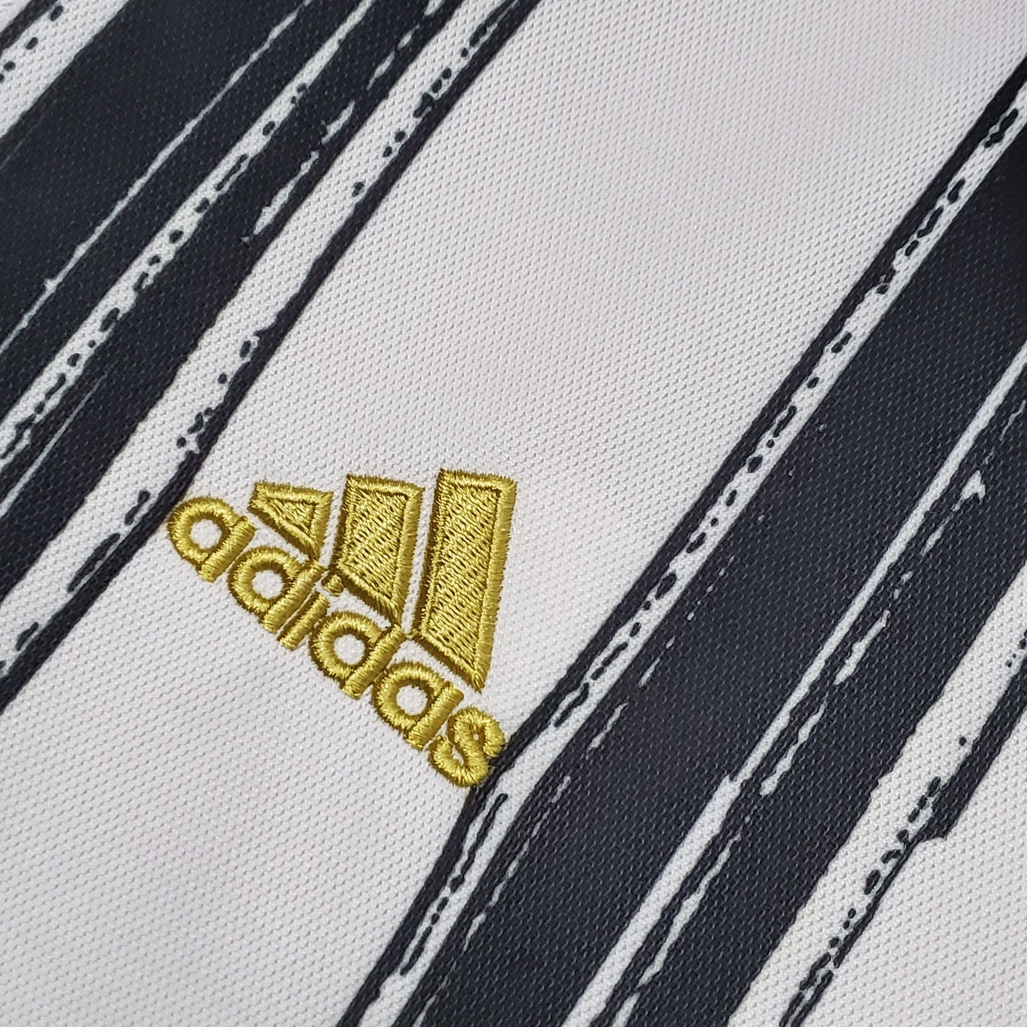 Retro Juventus 20/21 Home Kit