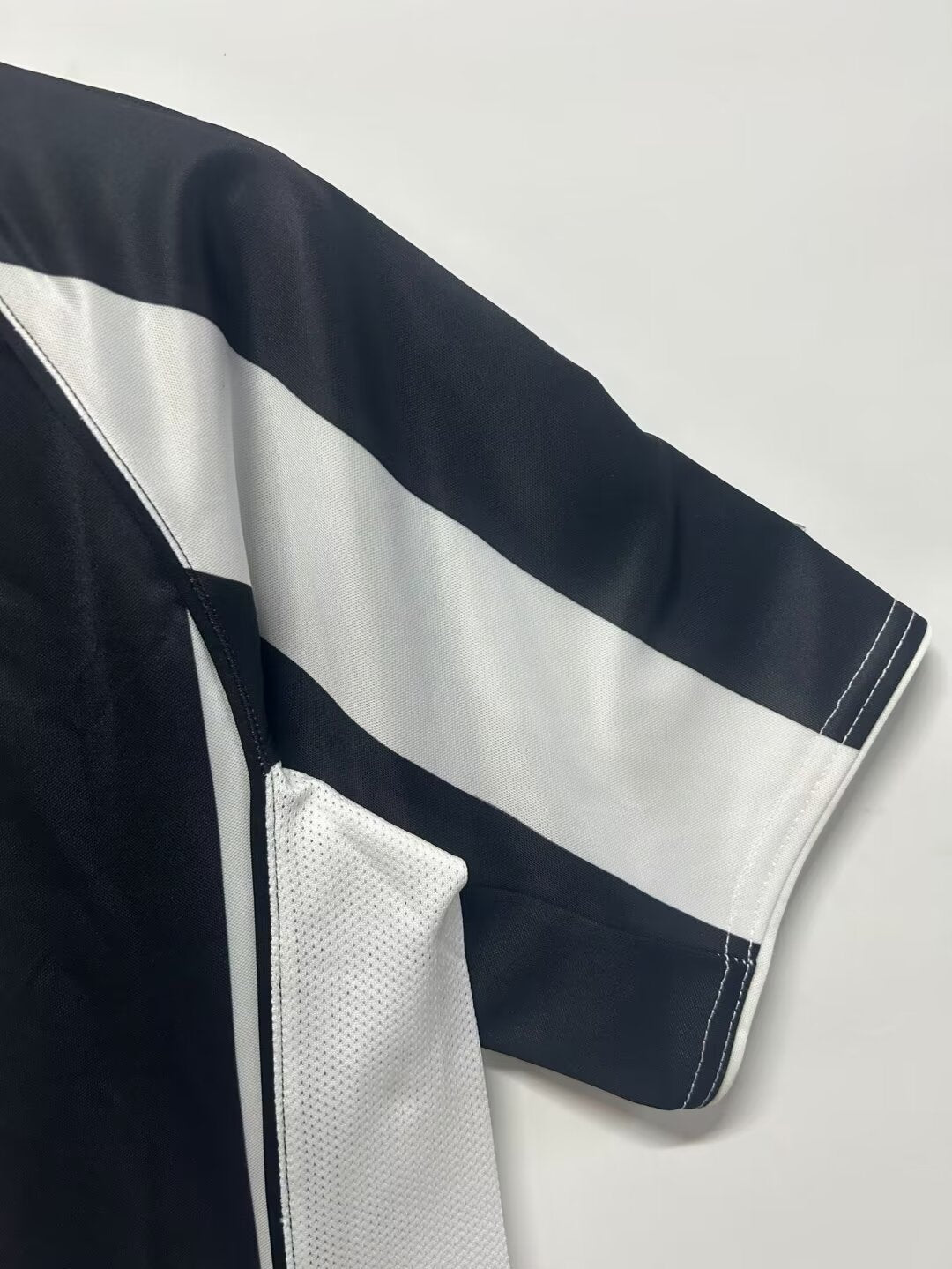 Retro Juventus 2004/05 Home Kit