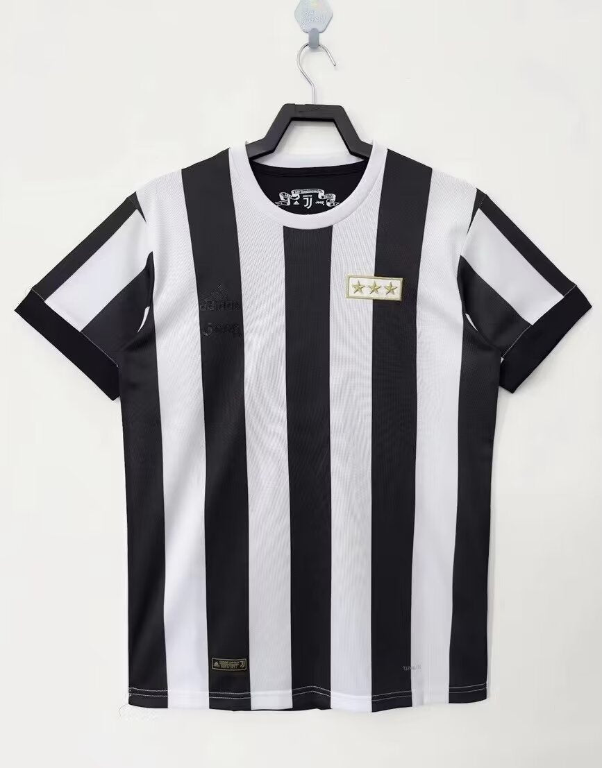 Retro Juventus 17-18 Anniversary Kit