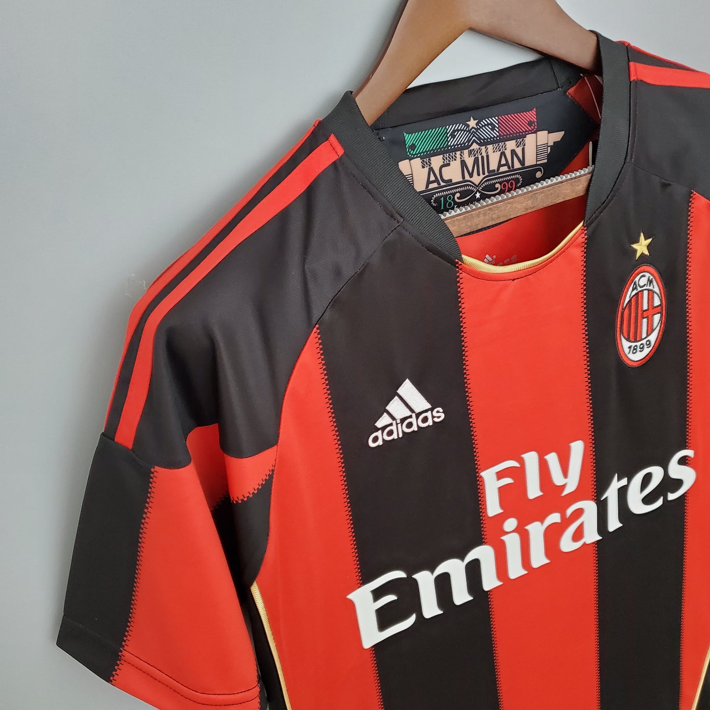 Retro AC Milan 2010-11 Home Kit