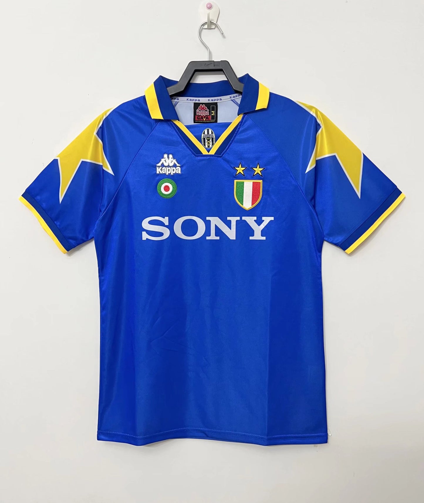 Retro Juventus 95/96 Away Kit