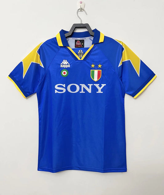 Retro Juventus 95/96 Away Kit