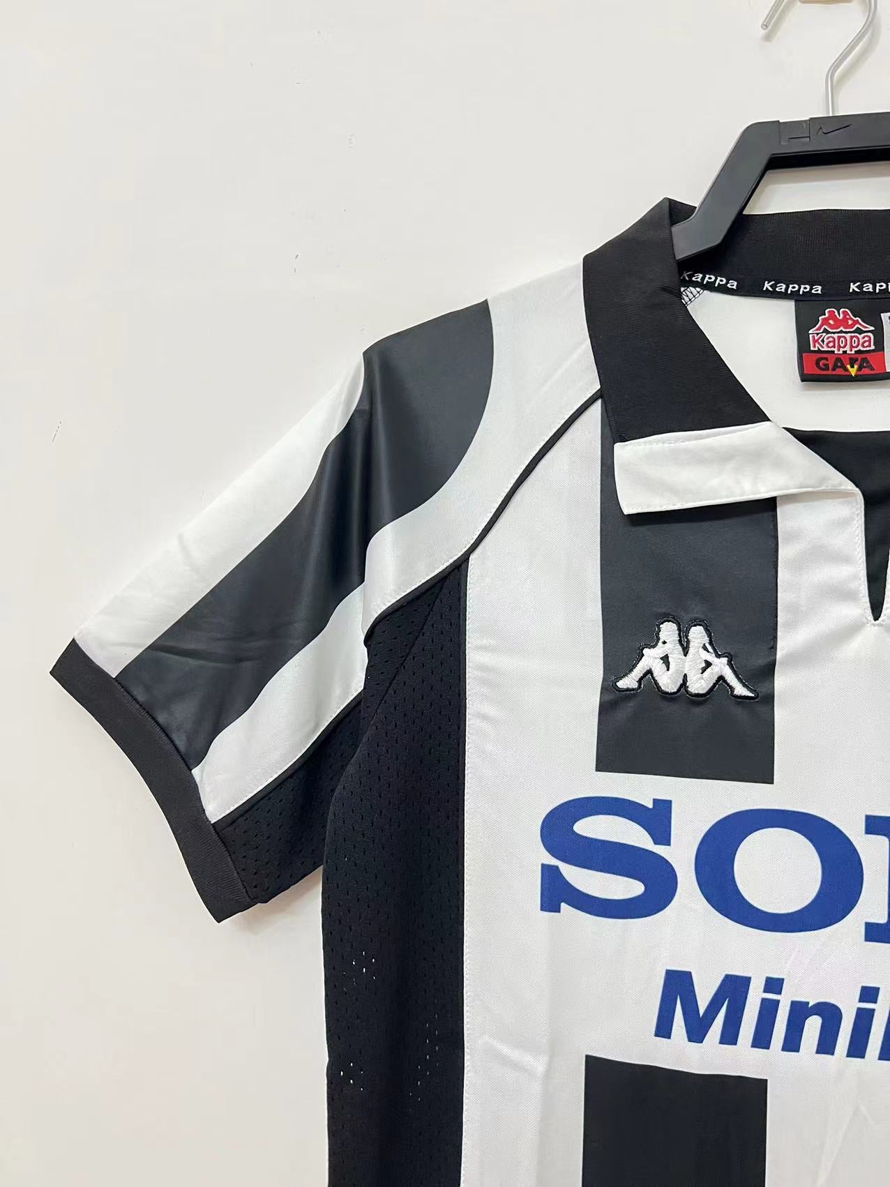 Retro Juventus 97/98 Home Kit