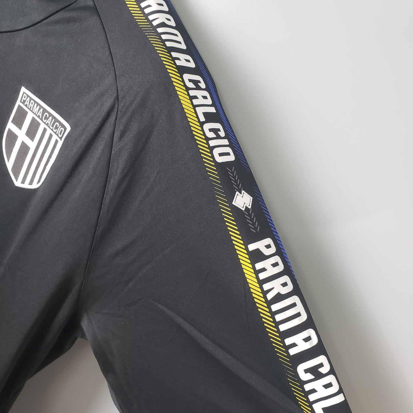 Retro Parma 21-22 Training 2 Kit