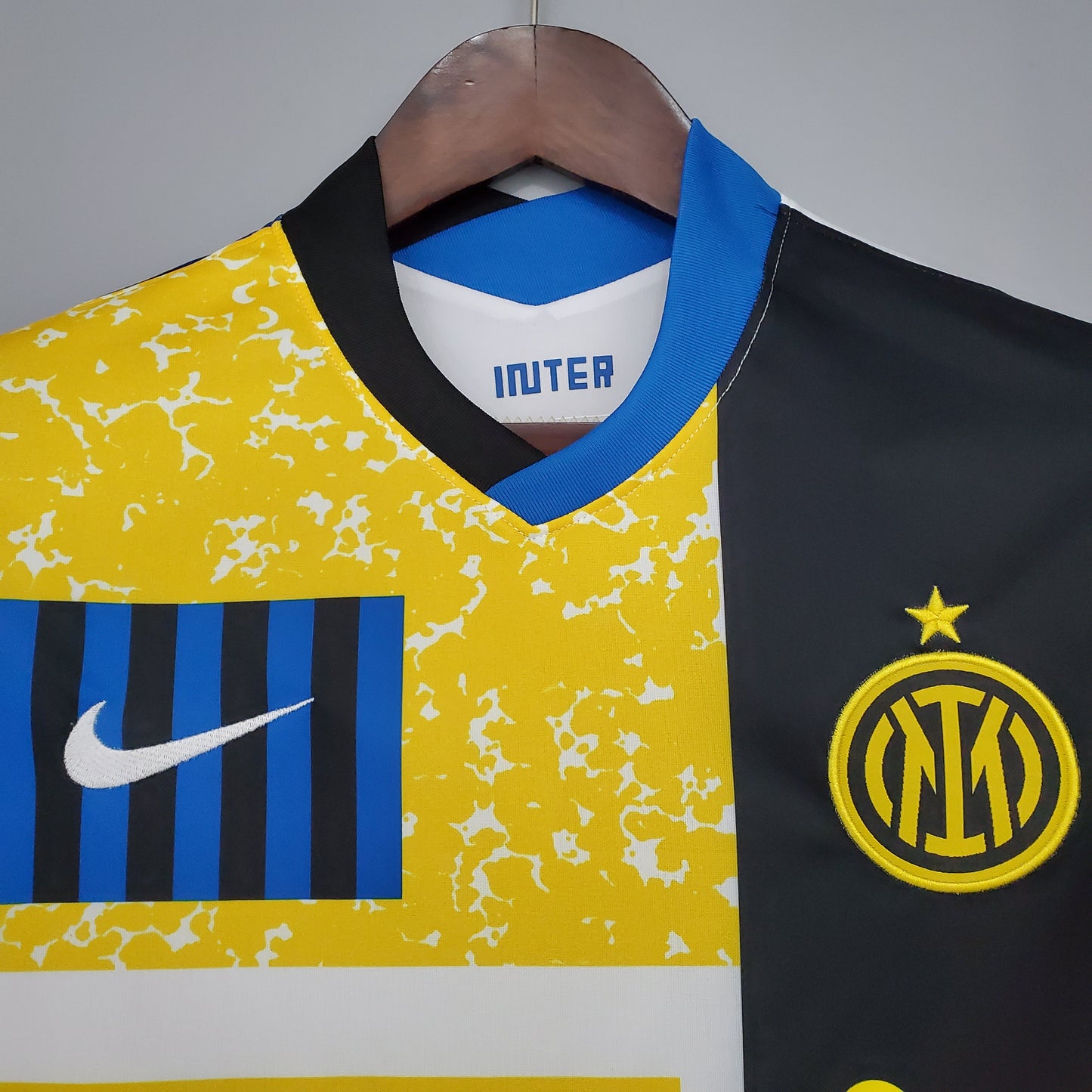 Retro Inter Milan 2020/2021 Fourth Kit