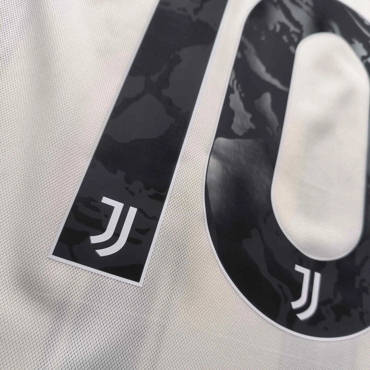 Retro Juventus 20/21 Home Kit