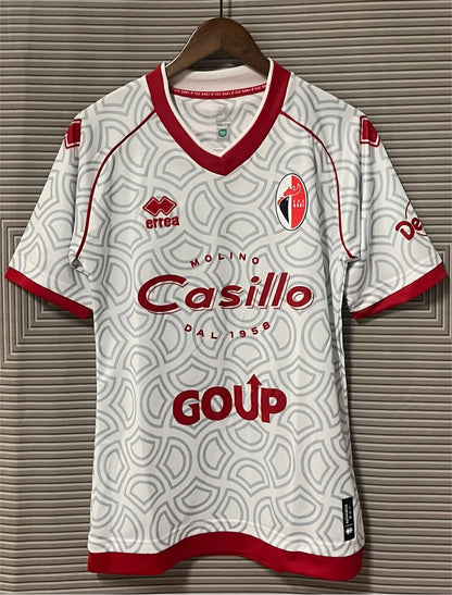 24/25 SSC Bari Home kit