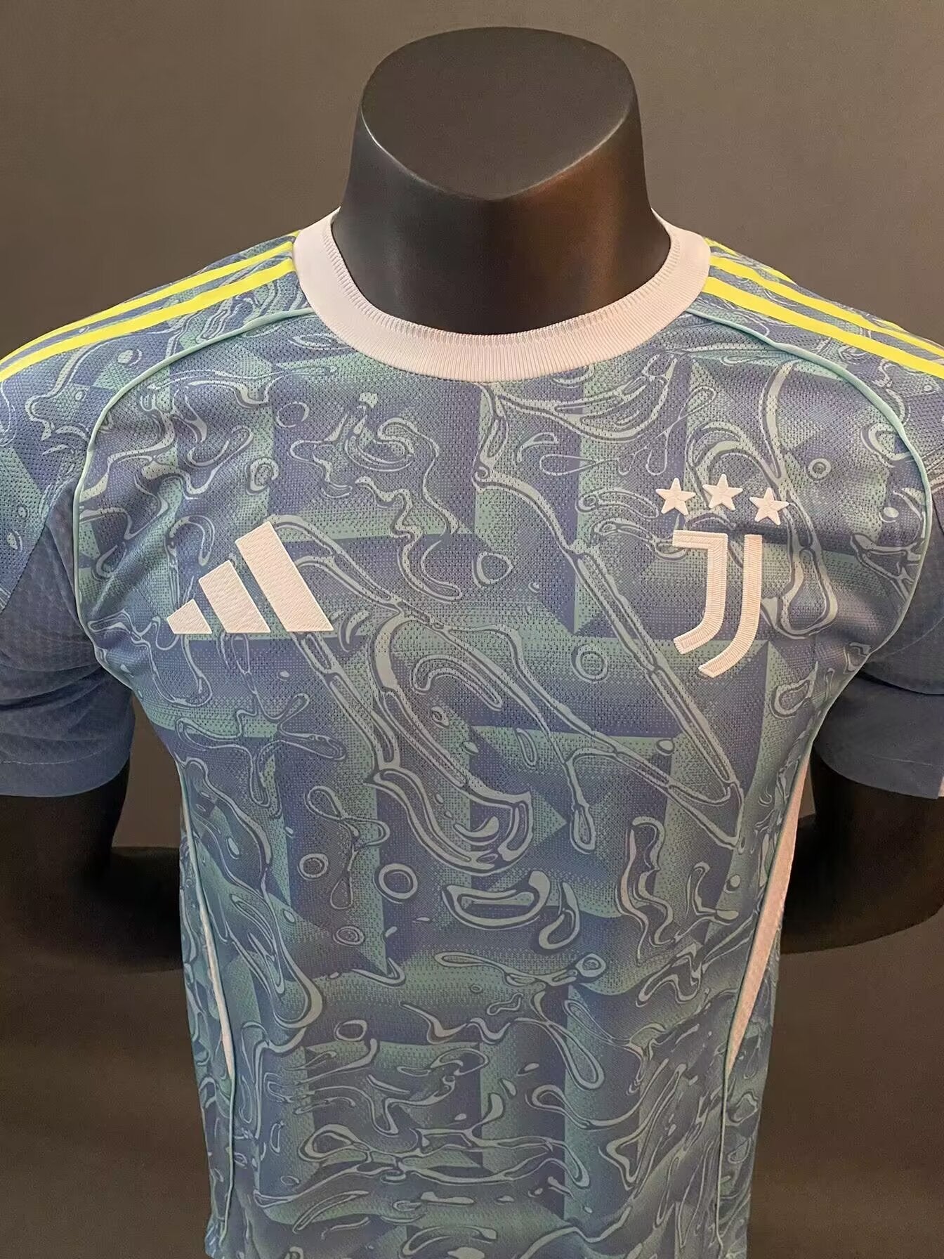 Juventus 25/26 Away Kit Player Version