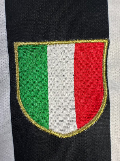 Long Sleeved Retro Juventus 2002/2003 Champions League Home Kit