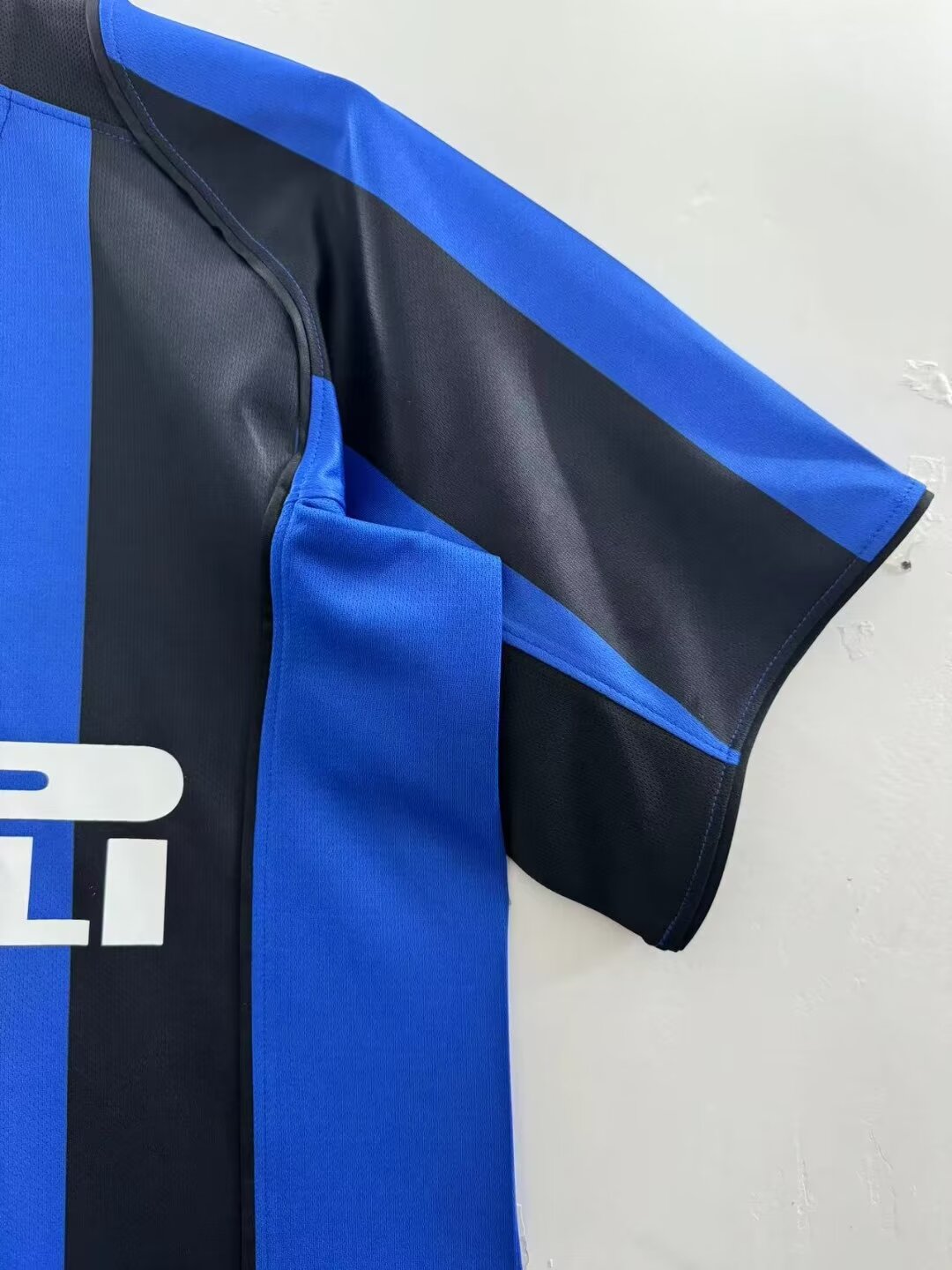 Retro 2004/05 Inter Milan Home Kit