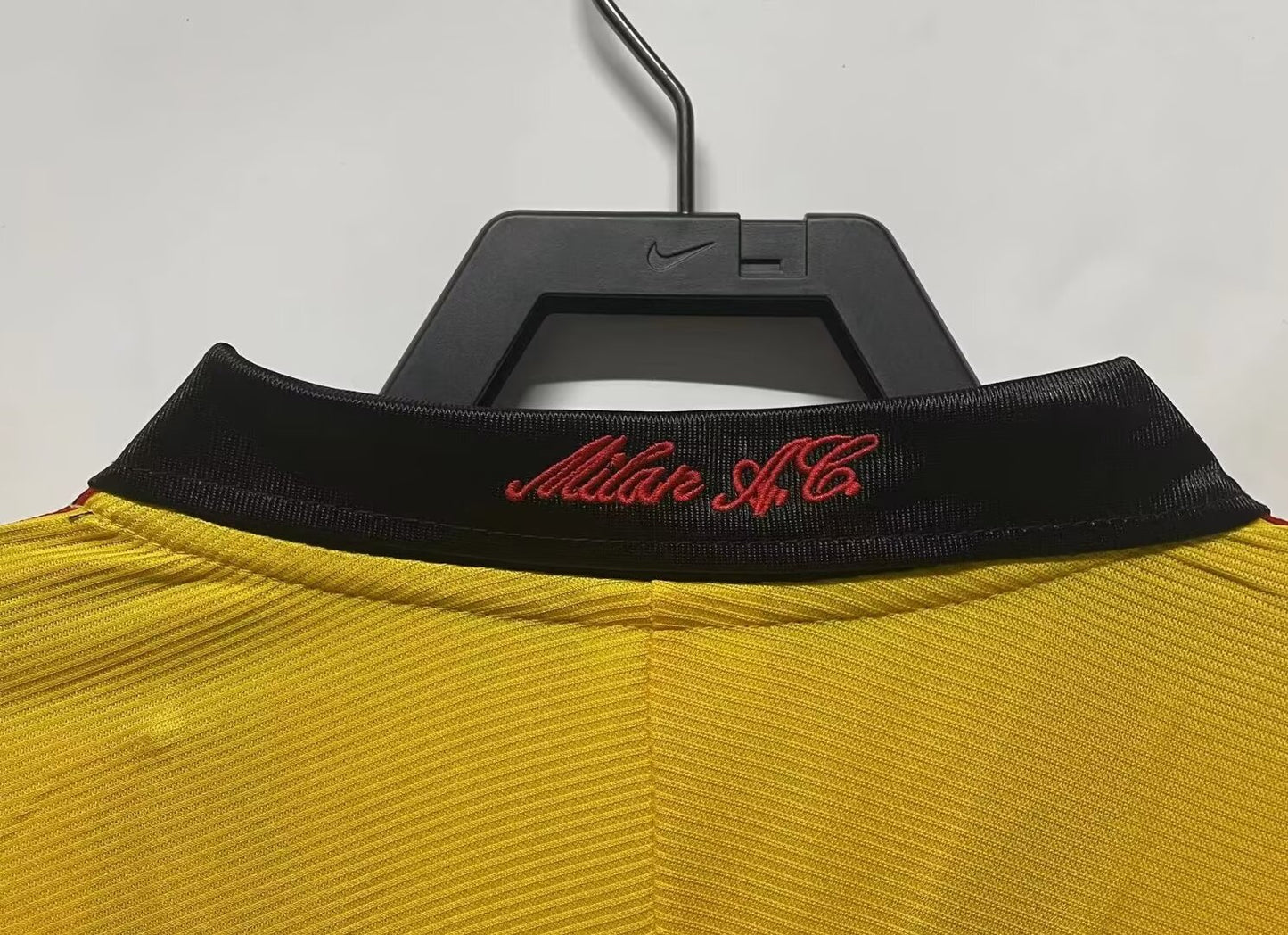 Retro 1999/00 AC Millan fourth kit