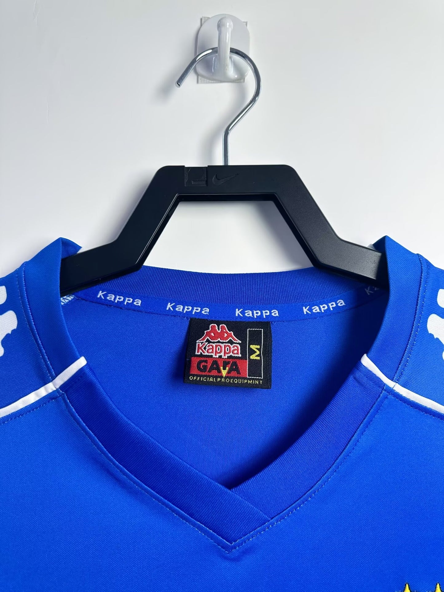 Long Sleeved Retro Juventus 1999/00 Away Kit