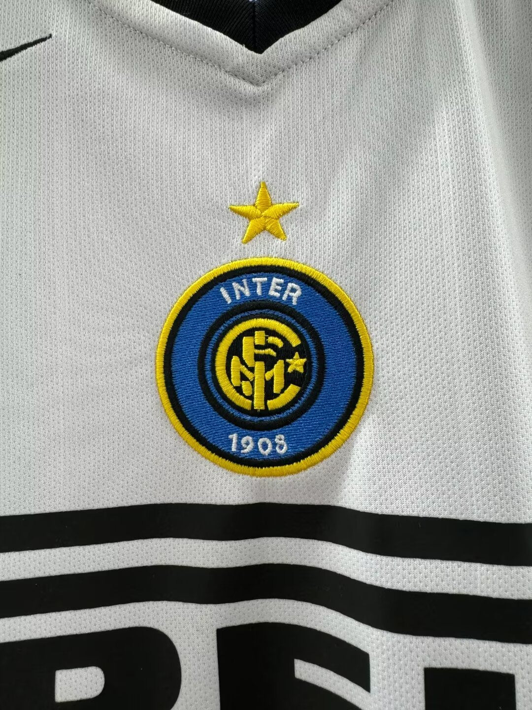 Retro 2004/05 Inter Milan Away Kit