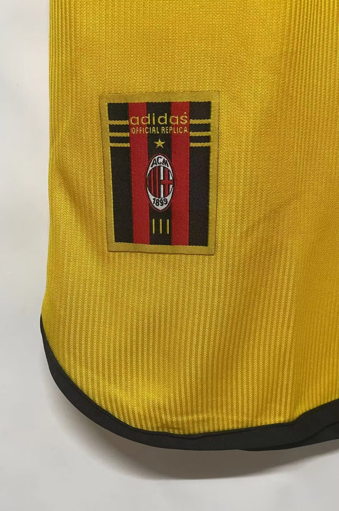 Retro 1999/00 AC Millan fourth kit