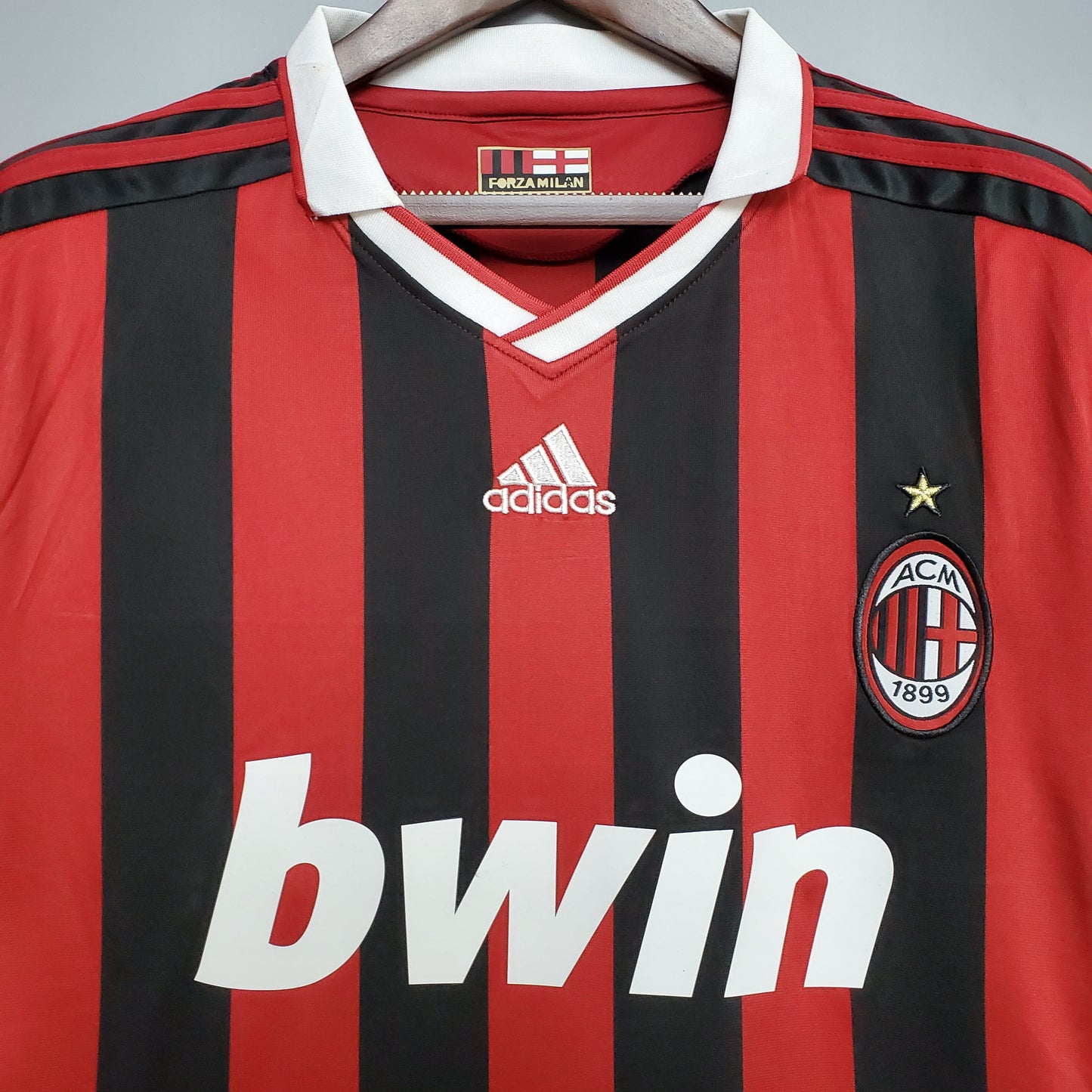 Retro AC Milan 2009-10 Home Kit