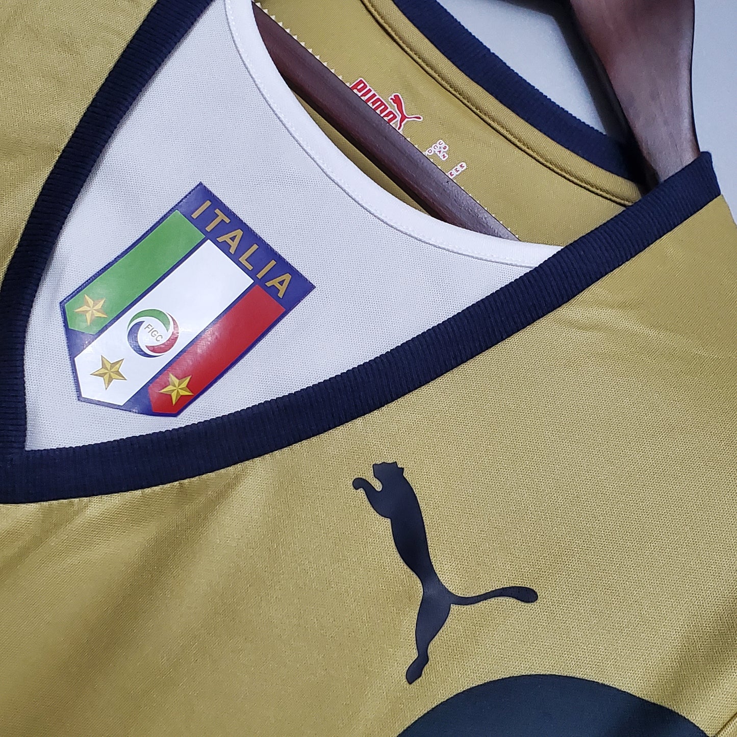 Retro Italy 2006 GK Kit