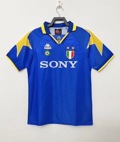Retro Juventus 95/96 Away Kit