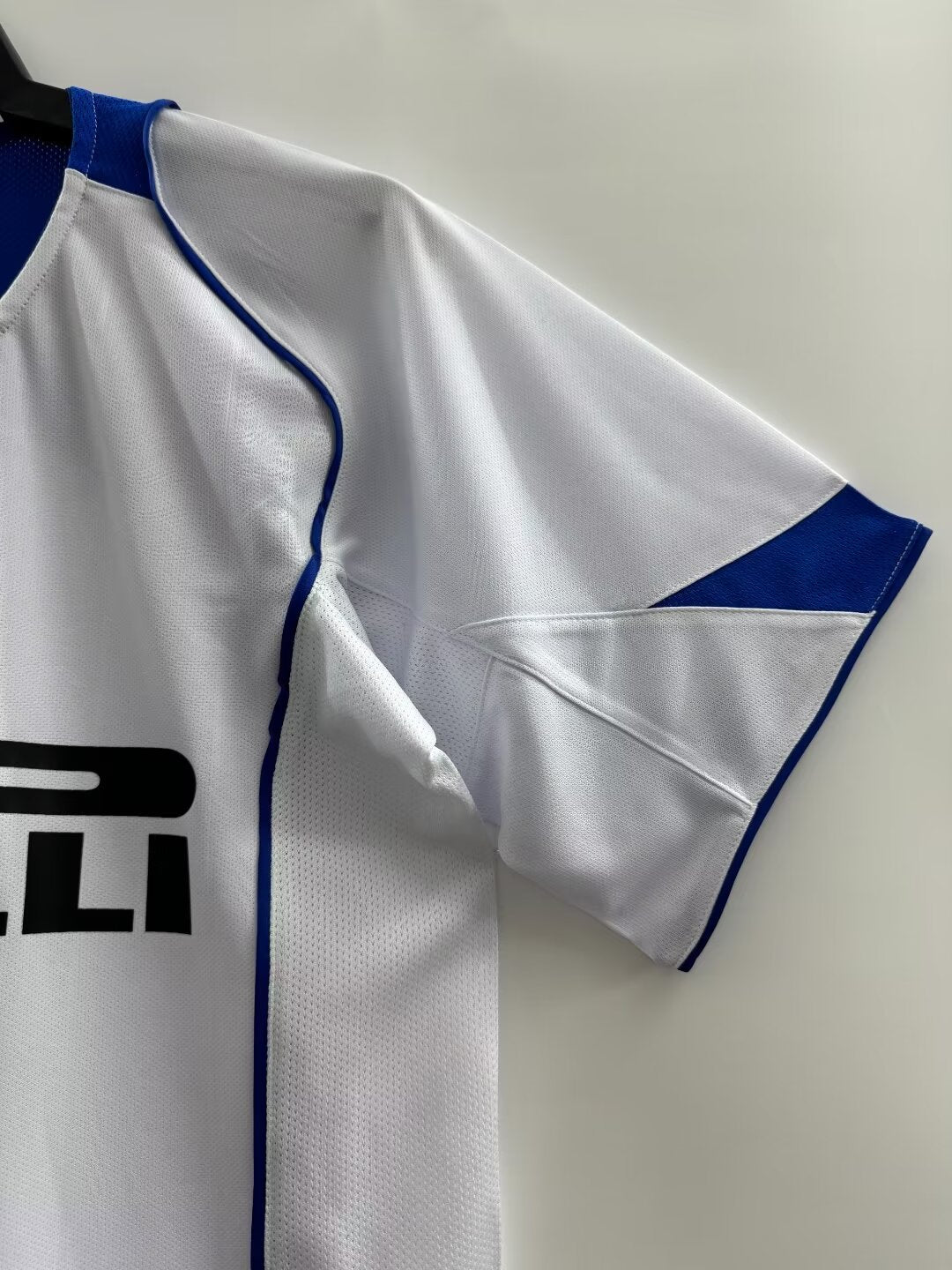 Retro 2004/05 Inter Milan Away Kit