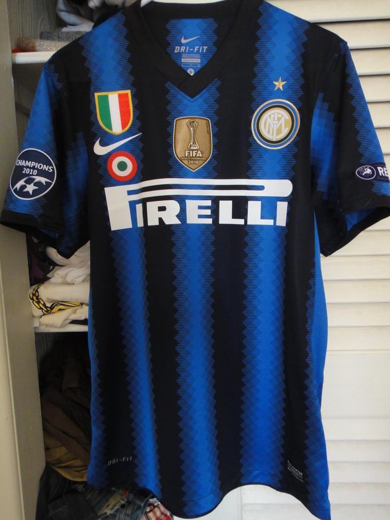Retro Inter Milan 10/11 Home Kit
