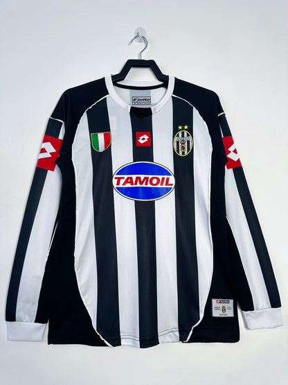 Long Sleeved Retro Juventus 2002/2003 Champions League Home Kit