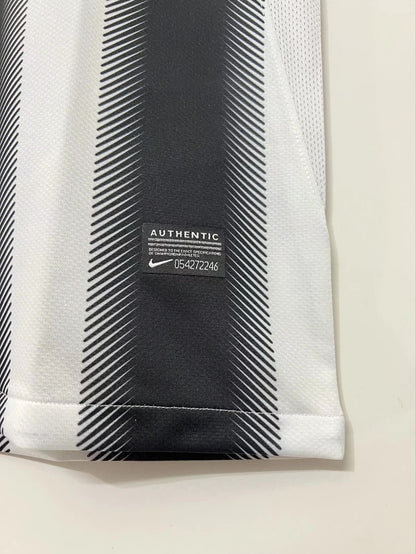 Retro Juventus 11/12 Home Kit