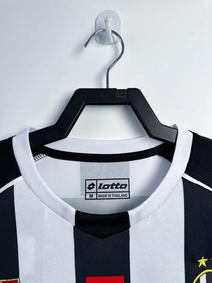 Long Sleeved Retro Juventus 2002/2003 Champions League Home Kit