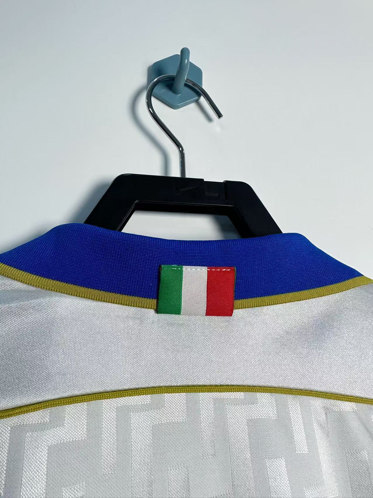 Retro Italy 1995 Away Kit