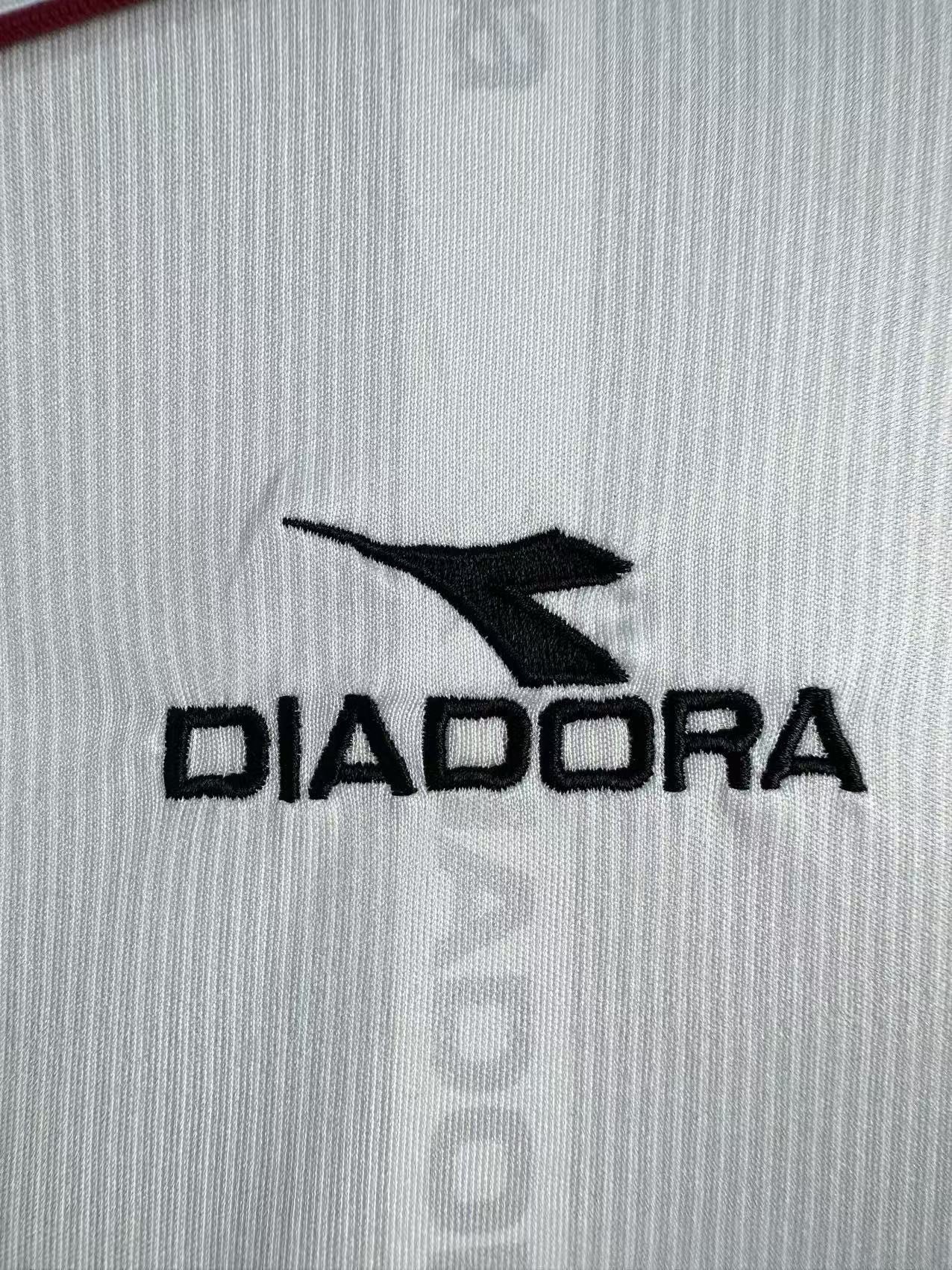 Retro Roma 1999/00 Away Kit