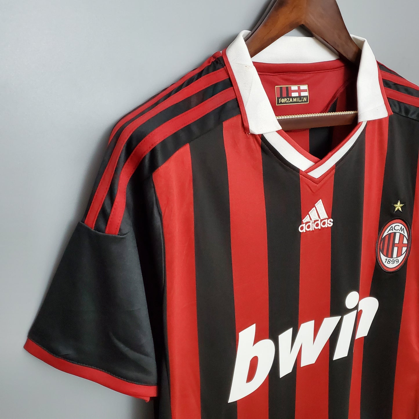 Retro AC Milan 2009-10 Home Kit