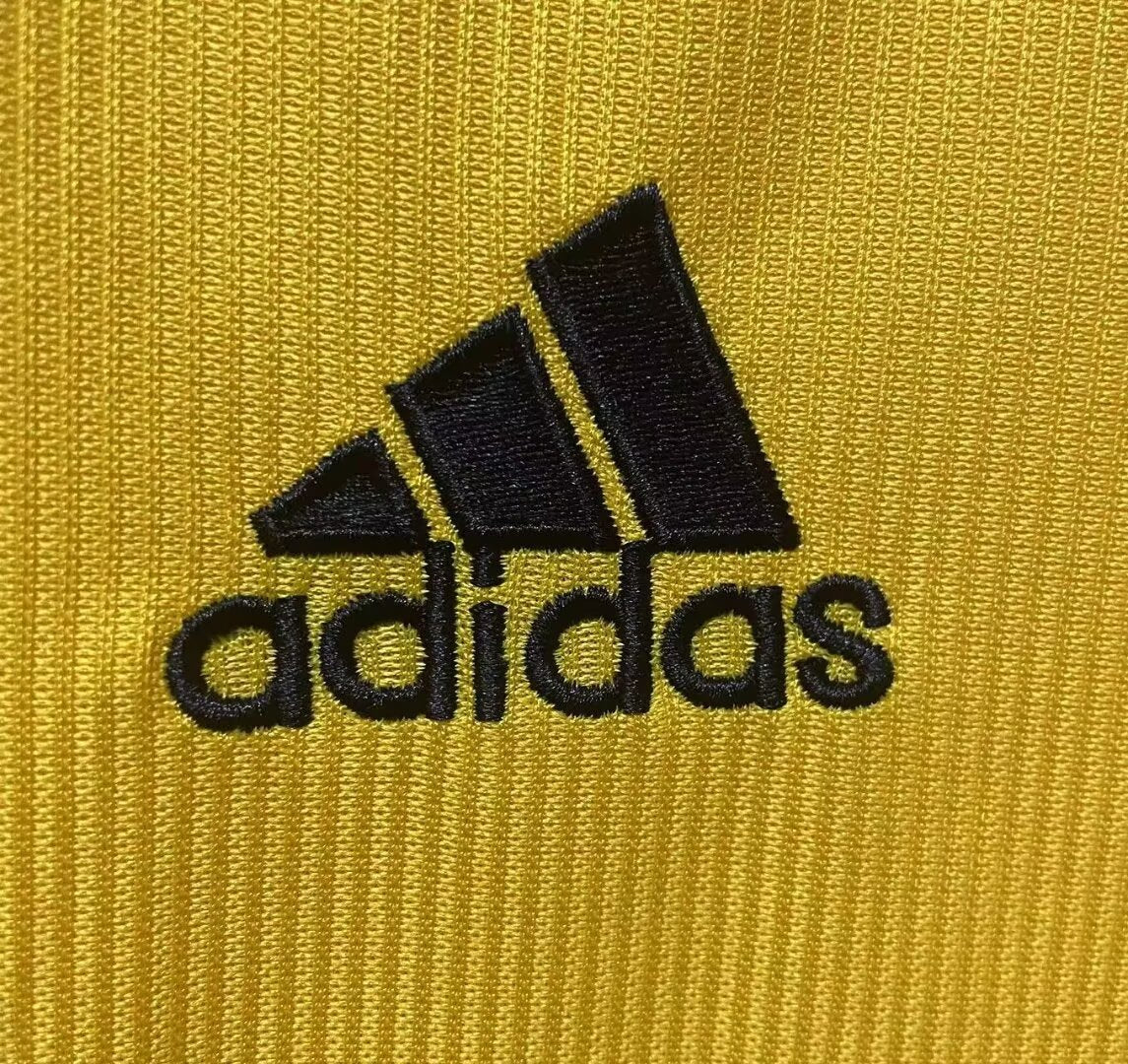 Retro 1999/00 AC Millan fourth kit